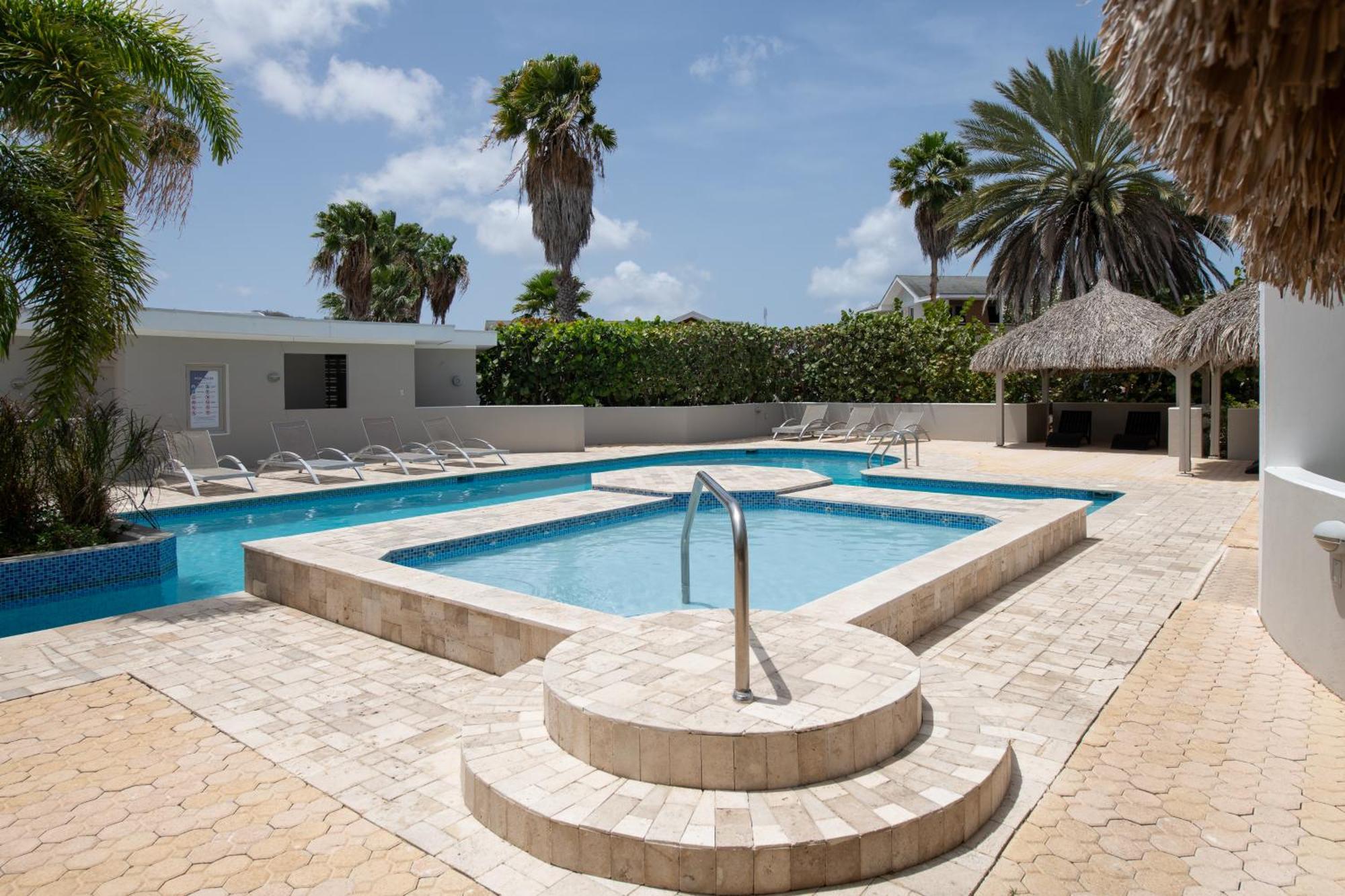 Villa At Secured Gated Resort Near Mambo Beach! Віллемстад Екстер'єр фото