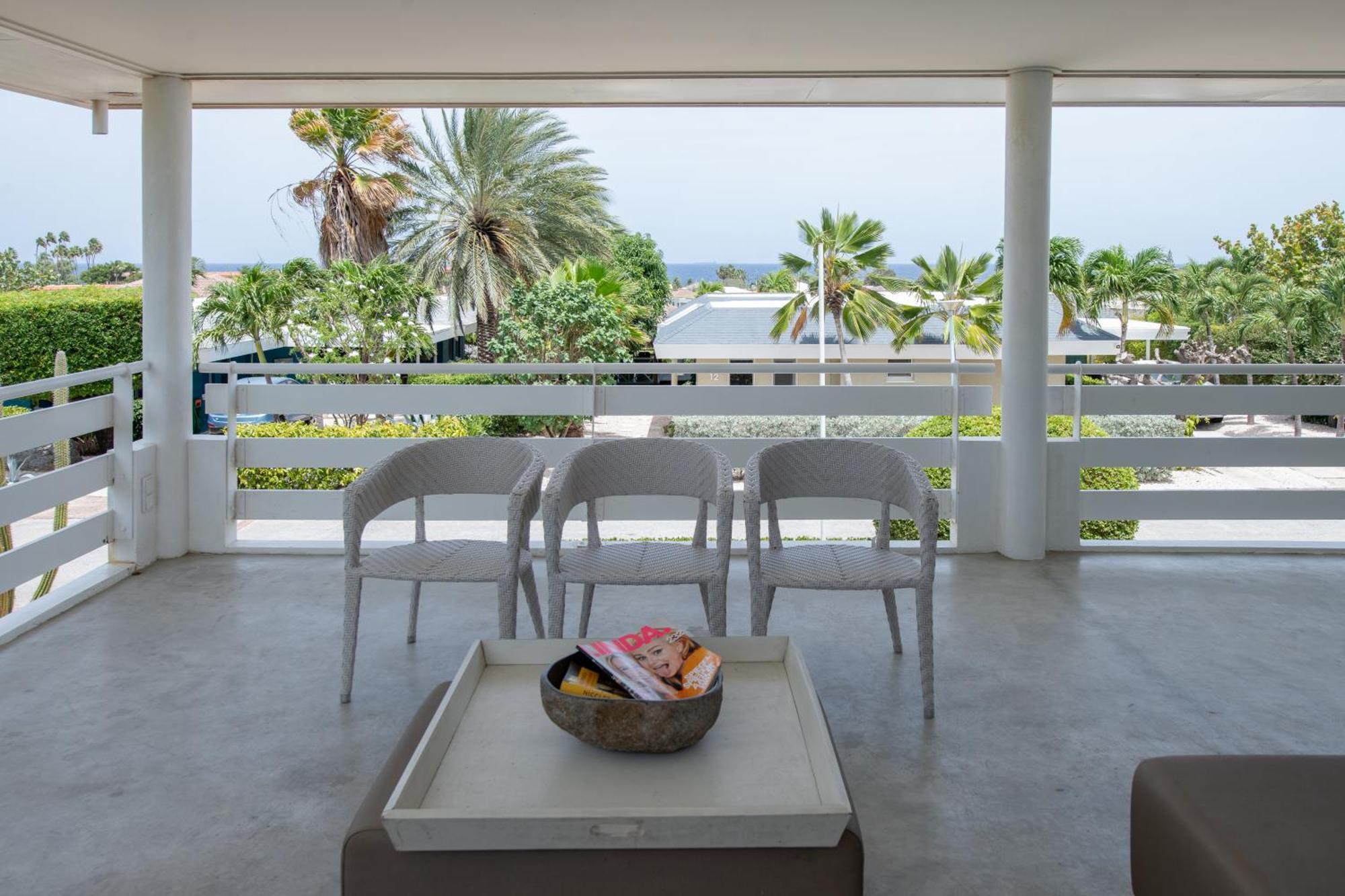 Villa At Secured Gated Resort Near Mambo Beach! Віллемстад Екстер'єр фото