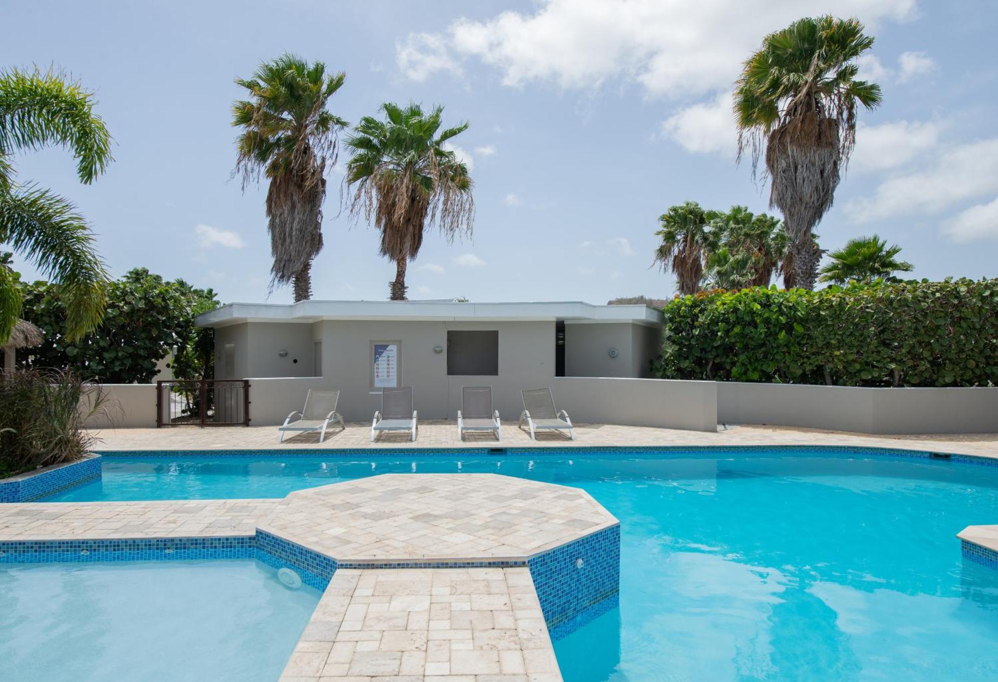 Villa At Secured Gated Resort Near Mambo Beach! Віллемстад Екстер'єр фото
